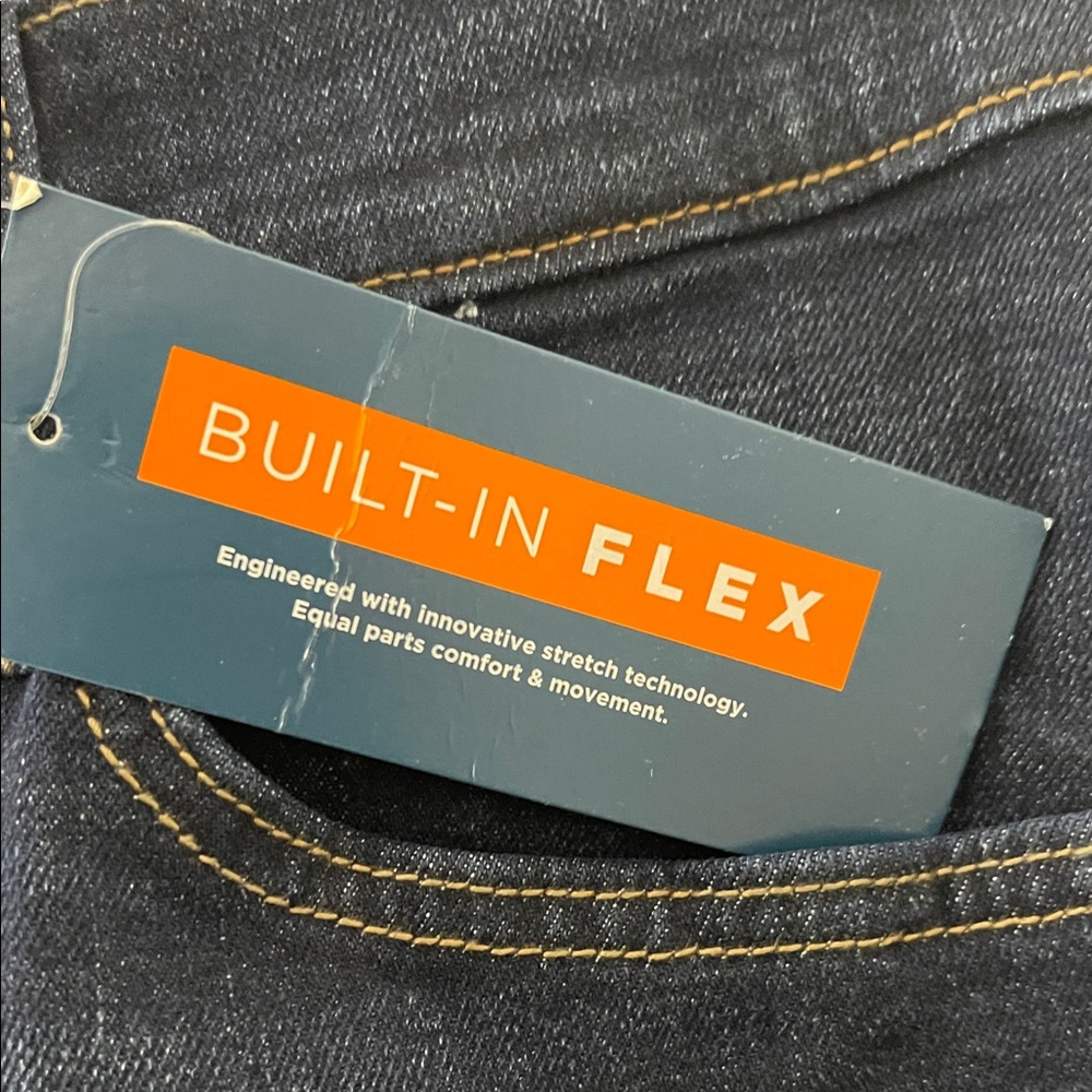 Old Navy Men's Deep Indigo Relaxed Jeans - Picture 4 of 9